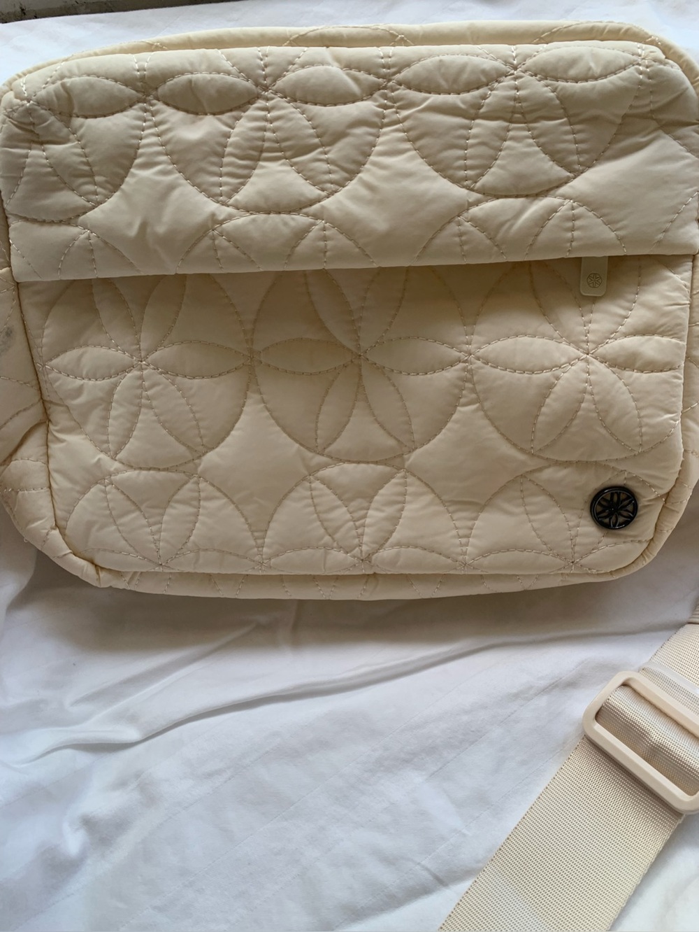 Gaiam Quilted Crossbody Bag Cream Yoga Boho Festival Lightweight - Picture 9 of 14